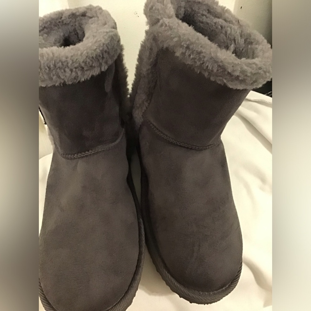 Cozy Gray Shearling Boots